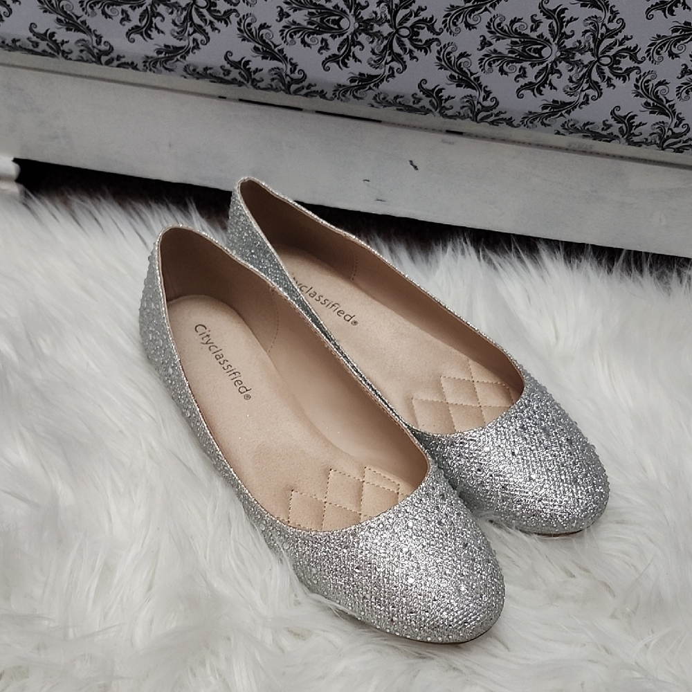 Silver Glitter Flats by Cityclassified